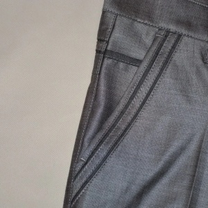 Pantalon barbati model casual, din material lucios de nuanta gri - Img 3