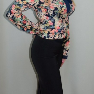 Pantalon elegant, de culoare neagra, dispune de un croilarg, tip fusta - Img 7