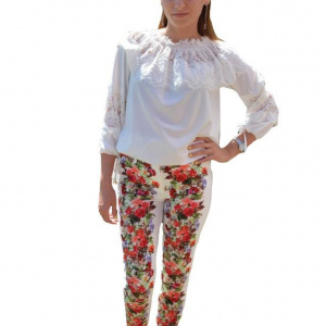 Pantalon feminin cu imprimeu floral multicolor pe fond alb - Img 1