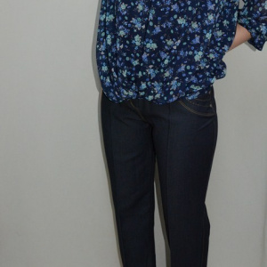 Pantalon masura mare, de culoare bleumarin, cu aspect de blug - Img 3