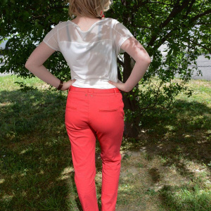 Pantalon tineresc cu croi tip pana, de culoare corai cu curea - Img 4