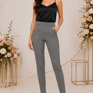 Pantaloni tip colant cu imprimeu alb-negru și fermoare decorative