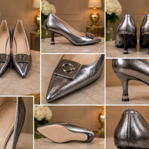 Pantofi eleganti , nuanta de argintiu ,cu toc ,brosa - Img 2