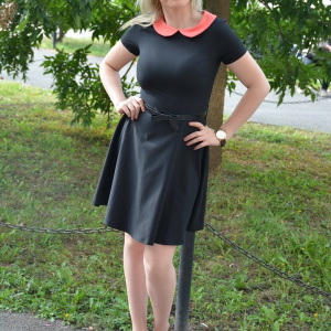 Rochie casual, in clos, de culoare neagra, cu guler corai - Img 2