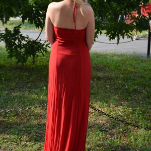 Rochie de gala lunga, de culoare rosie aprinsa, cu o trena discreta - Img 4