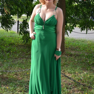 Rochie de gala rafinata, model lung, pe verde, cu insertie de pietre - Img 2