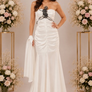 Rochie de seara lunga, pe nuanta ivory, cu insertii florale deosebite