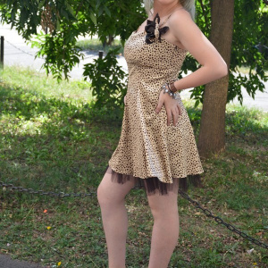 Rochie din saten bej cu buline maro, model elegant - Img 4