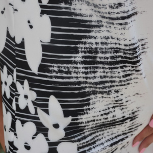 Rochie dreapta de culoare neagra cu design alb, fara maneca - Img 7