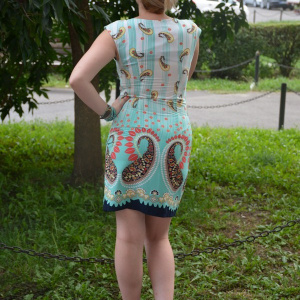 Rochie eleganta ,decorata cu perle albe la decolteu - Img 4