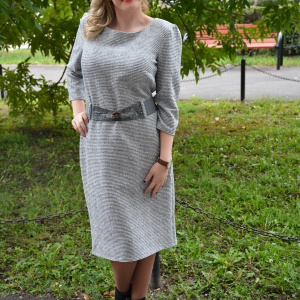 Rochie eleganta gri deschis, design deosebit cu paiete si curea - Img 4