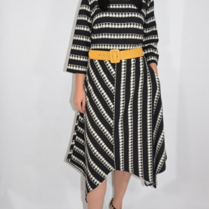 Rochie eleganta Zoey .model cu dungi pepit si croi asimetric,nuanta de negru - Img 3