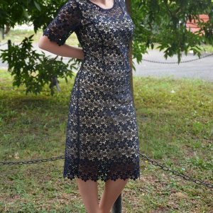 Rochie midi din dantela bleumarin asezata pe captuseala crem - Img 2