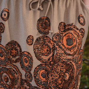 Rochie moderna cu snur in talie, de culoare maro, cu cercuri - Img 2