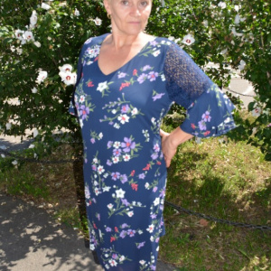 Rochie rafinata ,croi lejer cu imprimeu floral , culoare bleumarin - Img 3