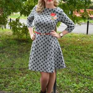 Rochie rafinata de zi cu flori brodate si design de buline negru-gri - Img 5