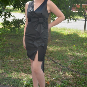 Rochie rafinata, din saten negru, cu design discret dar de efect - Img 4