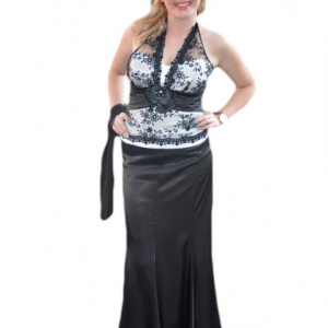 Rochie rafinata ,neagra ,cu corset alb infasurat in dantela neagra - Img 1
