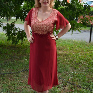 Rochie scurta de ocazie, de culoare marsala, cu croi usor evazat - Img 3