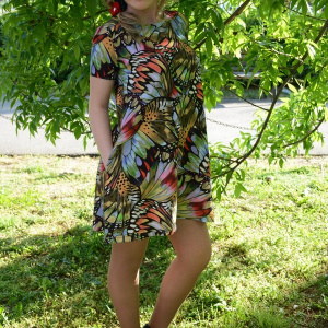 Rochie tinereasca cu design de fluturi multicolore si buzunare - Img 3
