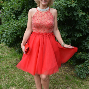 Rochie tinereasca de ocazie, rosie, cu tul si design de margele - Img 2