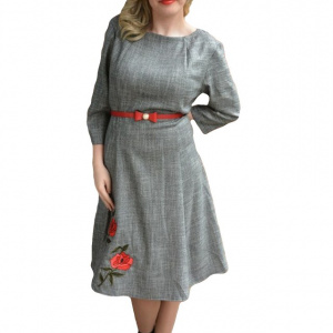 Rochie trendy cu aspect evazat, lungime medie, gri cu flori rosii - Img 1