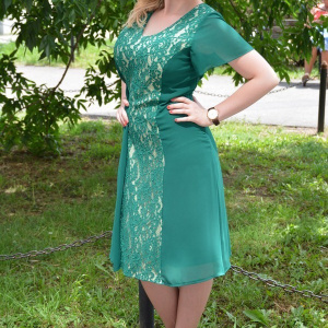 Rochie verde de ocazie, masura mare, cu insertie de dantela - Img 4