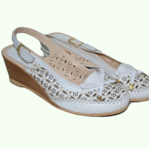 Sanda usoara cu talpa plina, culoare alba, cu design de cusaturi - Img 4