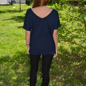 Tricou bleumarin cu imprimeu multicolor si decolteu rotund - Img 3
