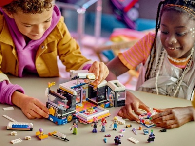 LEGO FRIENDS AUTOCAR DE TURNEU PENTRU STARURI POP 42619 - Img 4