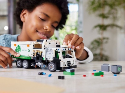 LEGO TECHNIC AUTOGUNOIERA MACK LR ELECTRIC 42167 - Img 4