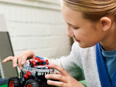 LEGO TECHNIC MONSTER JAM THUNDERROARUS PULL-BACK 42200 - Img 3