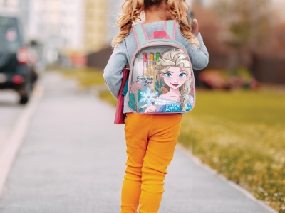 SET DE DESEN IN RUCSAC FROZEN - Img 3