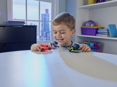FISHER PRICE BATWHEELS SET 2 MASINUTE CU LUMINI REDBIRD SI BATWING SCARA 1:55 - Img 3