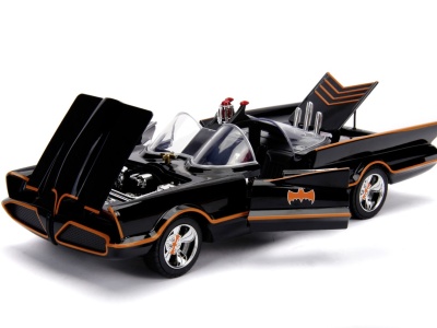 JADA BATMAN MASINUTA RC BATMOBILE 1:18 - Img 4