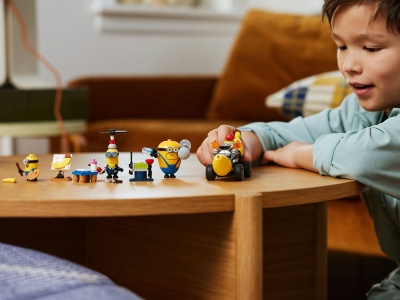 LEGO DESPICABLE ME4 MINIONII SI MASINA BANANA 75580 - Img 3