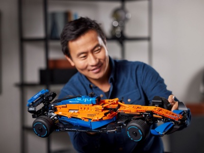 LEGO TECHNIC MCLAREN F1 42141 - Img 3