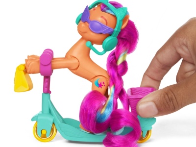 MY LITTLE PONY SUNNY STARSCOUT PE SCOOTER SET FIGURINA SI 4 ACCESORII - Img 3