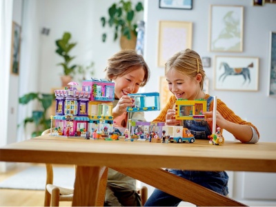 LEGO FRIENDS CLADIREA DE PE STRADA PRINCIPALA 41704 - Img 4