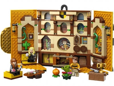 LEGO HARRY POTTER BANNERUL CASEI HUFFLEPUFF 76412 - Img 1