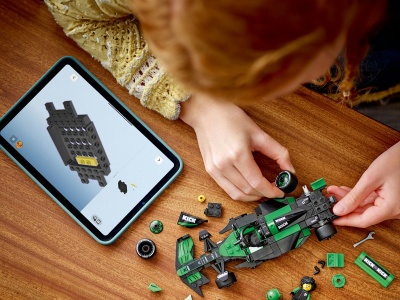 LEGO SPEED CHAMPIONS MASINA DE CURSE F1 KICK SAUBER 77247 - Img 4