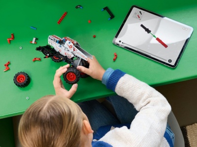 LEGO TECHNIC MONSTER JAM THUNDERROARUS PULL-BACK 42200 - Img 4