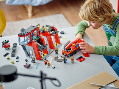 LEGO CITY STATIE SI CAMION DE POMPIERI 60414 - Img 3