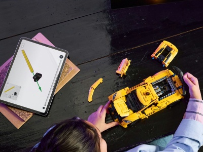 LEGO TECHNIC CHEVROLET CORVETTE STINGRAY 42205 - Img 4