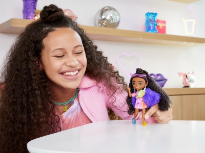 BARBIE PAPUSA BARBIE EXTRA MINI BRUNETA - Img 3
