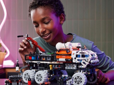 LEGO TECHNIC ROVER DE EXPLORARE MARTIANA CU ECHIPAJ UMAN 42180 - Img 3