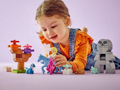 LEGO DUPLO DISNEY ELSA SI BRUNI IN PADUREA FERMECATA 10418 - Img 3