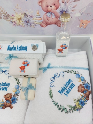 Trusou Pentru Botez Baiat Si Lumanare Cu Trandafiri Criogenati Bleu - Img 5