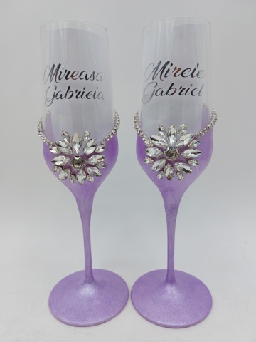 Set 2 Pahare Nunta Mov Personalizate Pentru Mireasa Si Mire - Img 1