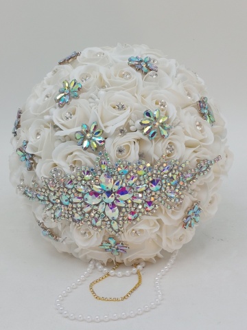 Buchet Nunta Alb Ornat Cu Accesorii